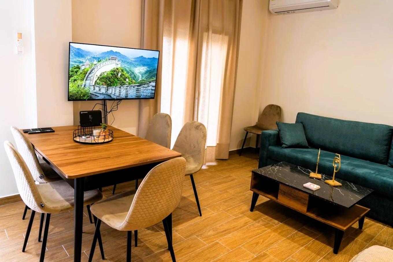 Ruby's Platamonas, Panel Hospitality Homes & *