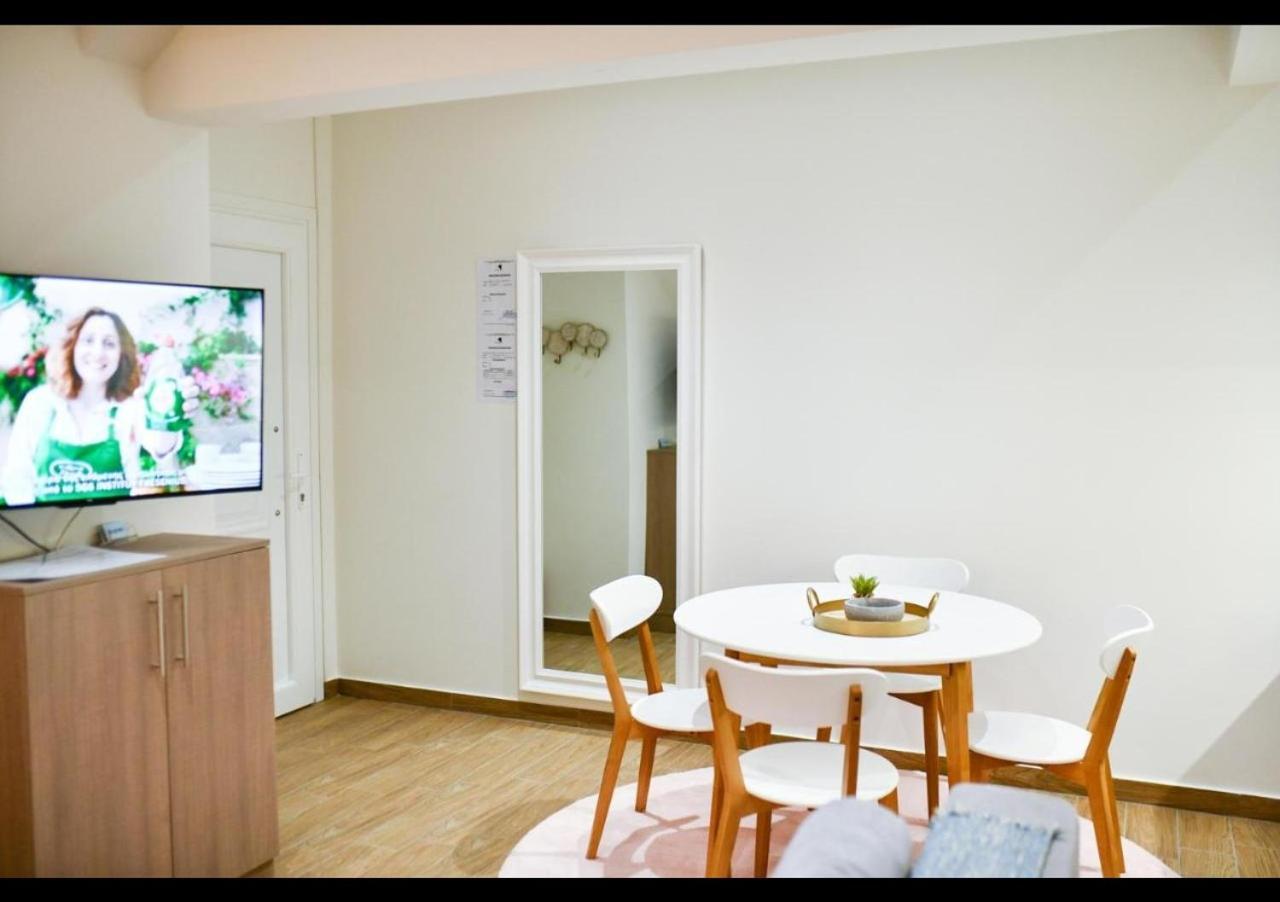 Ruby's Platamonas, Panel Hospitality Homes & *